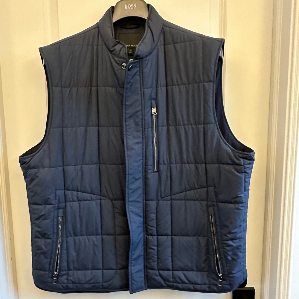 Banana Republic Men’s Navy Blue Vest, size XL Brand New with Tags